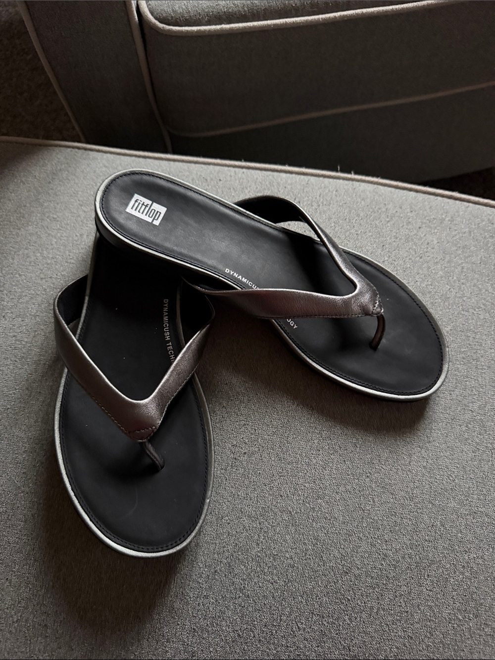Fitflop Men's Black Footbed Flip-Flops with Metallic Brown Straps